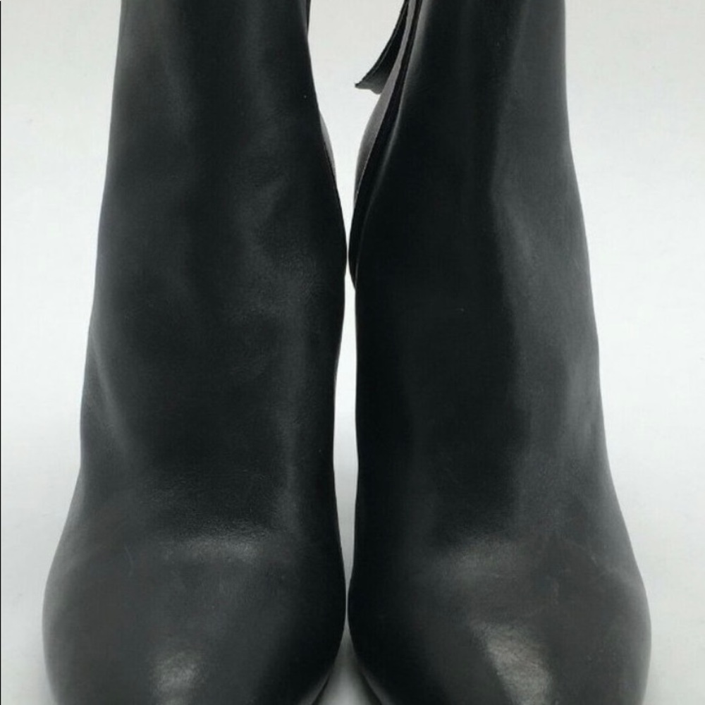 CAbi booties size 7.